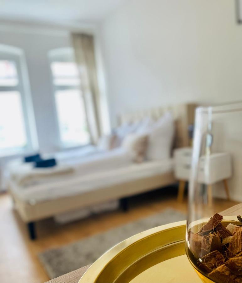 Stilvolles Apartment in zentraler Lage - Netflix, Queensize-Bett, Altbaustil, Küche und ÖPNV-Anbindung Erfurt Exterior foto